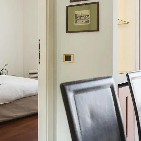 Apartment Carlo Farini Halldis